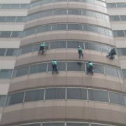 千葉駅前某高層ビル